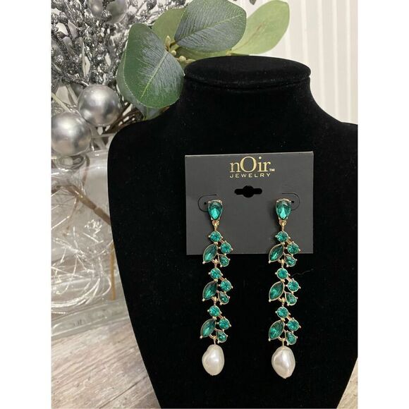 nOir Jewelry Gold Green Drop Rhinestone Pearl Earrings - Picture 1 of 2